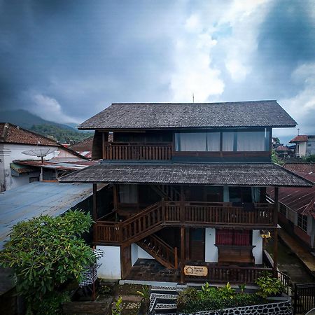 Munduk Tjeraki House Guest House ภายนอก รูปภาพ