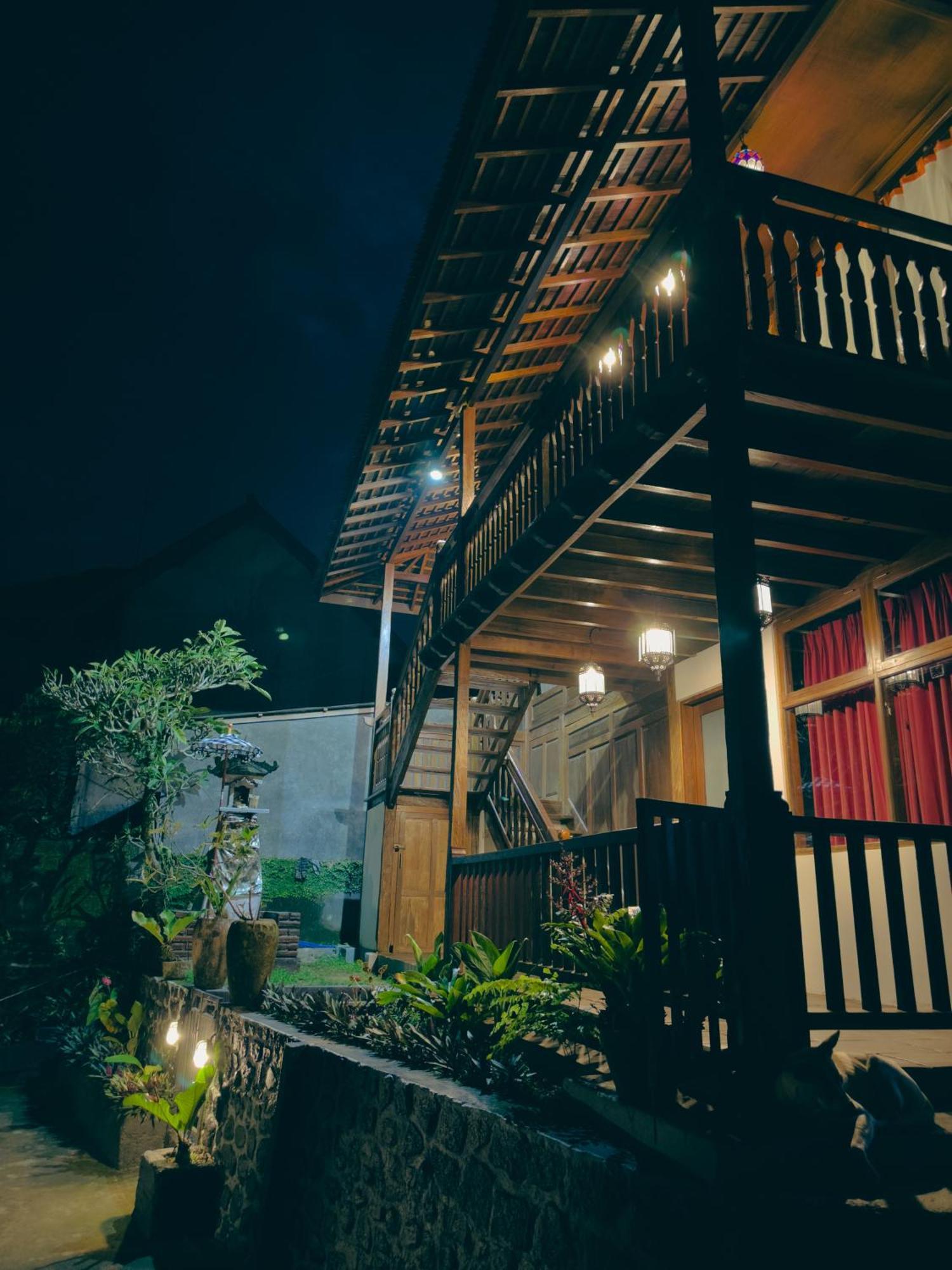 Munduk Tjeraki House Guest House ภายนอก รูปภาพ
