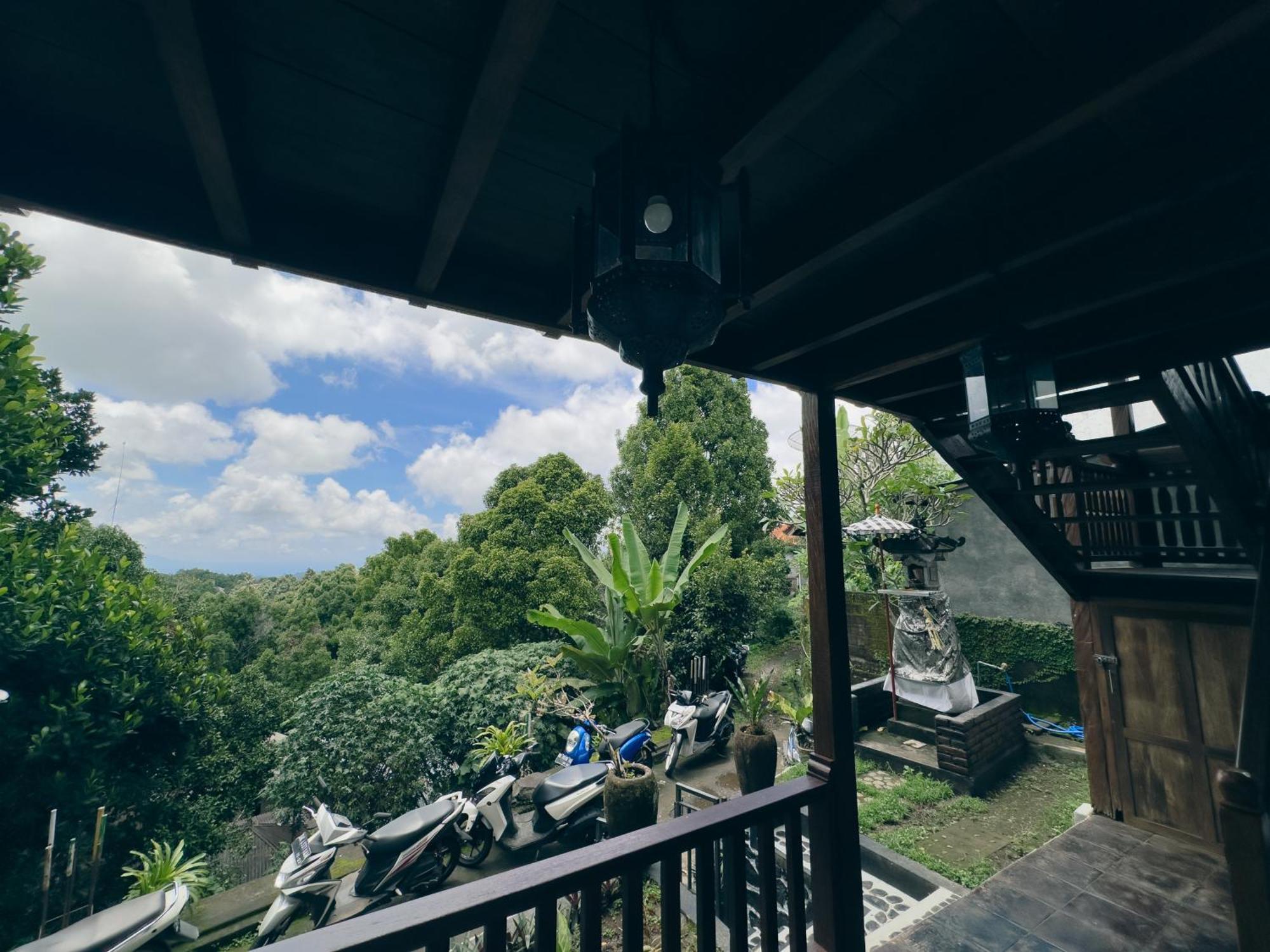 Munduk Tjeraki House Guest House ภายนอก รูปภาพ