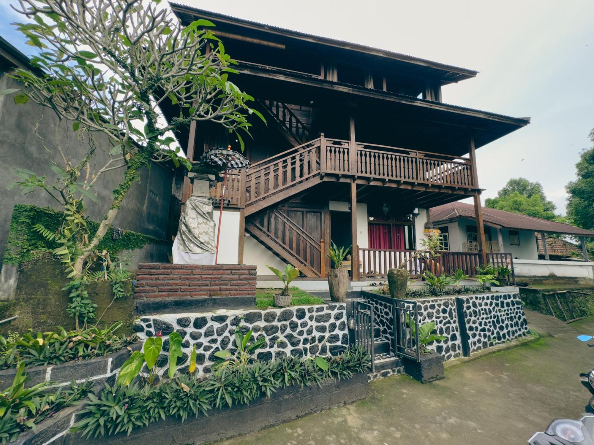 Munduk Tjeraki House Guest House ภายนอก รูปภาพ
