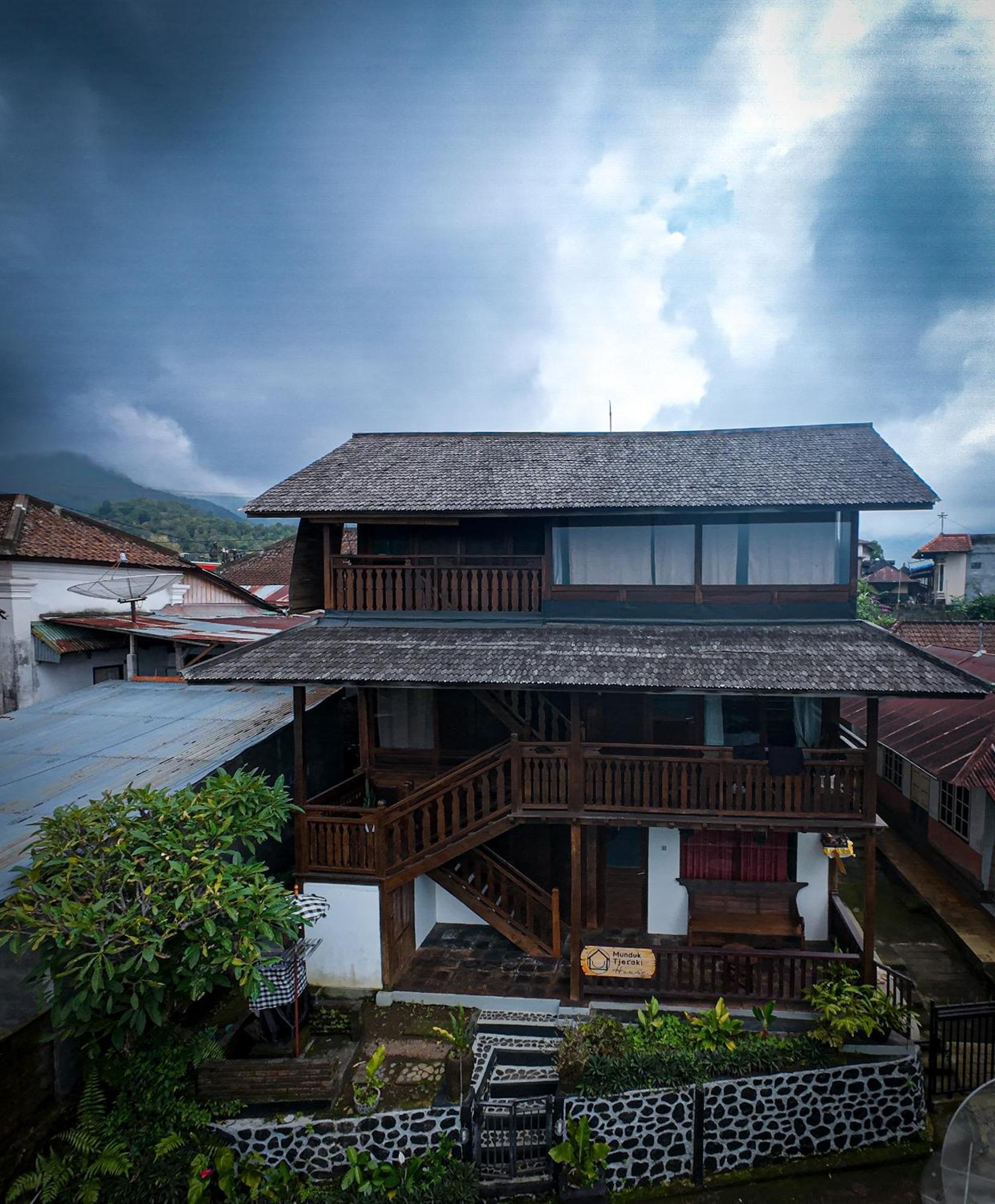 Munduk Tjeraki House Guest House ภายนอก รูปภาพ
